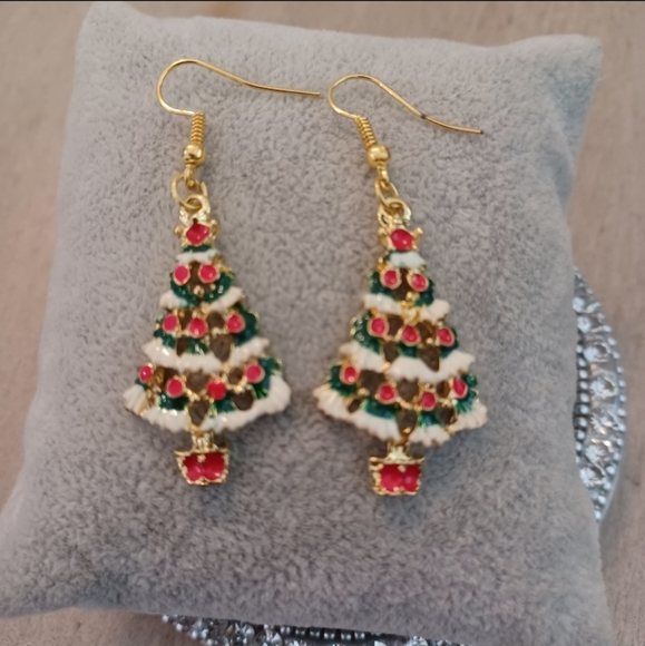 Green Holiday Snowy Christmas Tree Dangle Drop Earrings - Picture 3 of 5